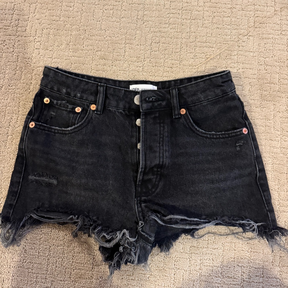 Zara mini Black Distressed Denim Shorts